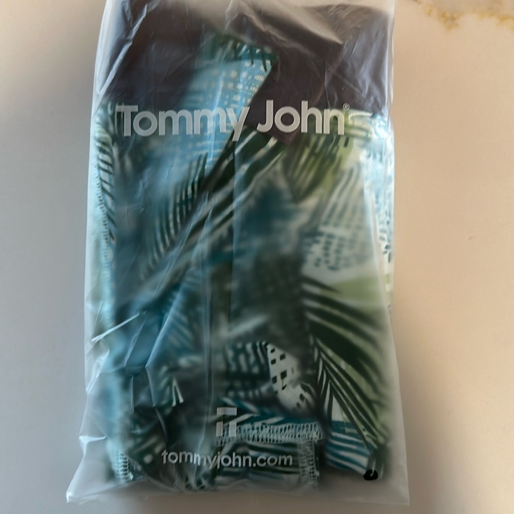 Tommy John Second Skin boxer briefs. Size large with 6” inseam. Aqua palm